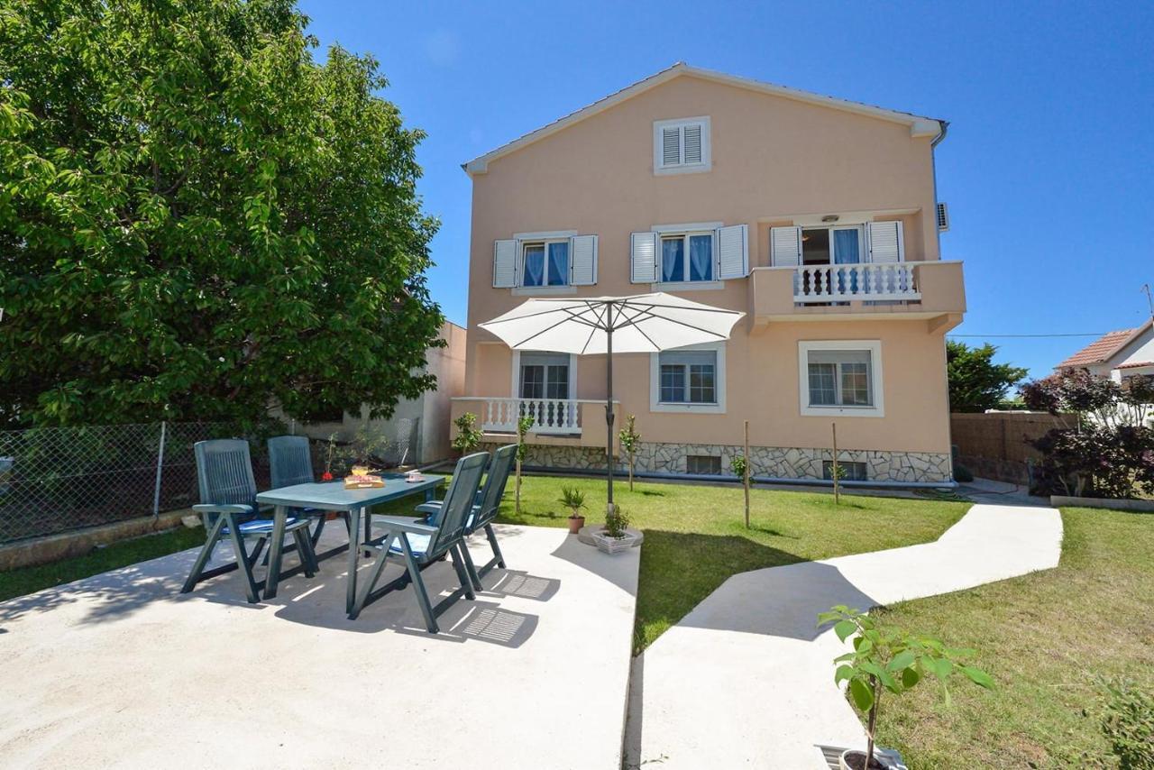 Sreca Apartment Near Beach With Bbq ビビニェ エクステリア 写真