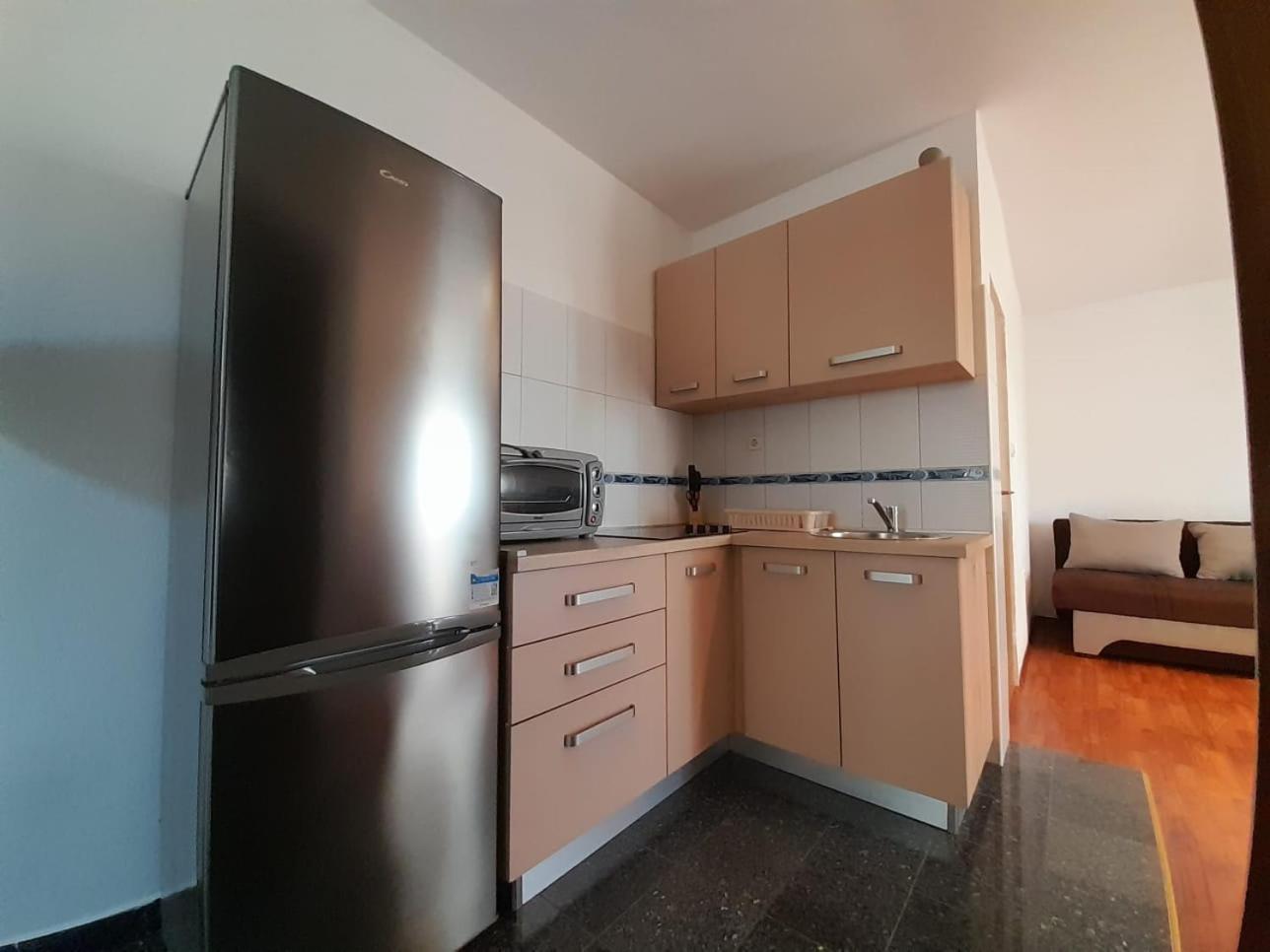 Sreca Apartment Near Beach With Bbq ビビニェ 部屋 写真