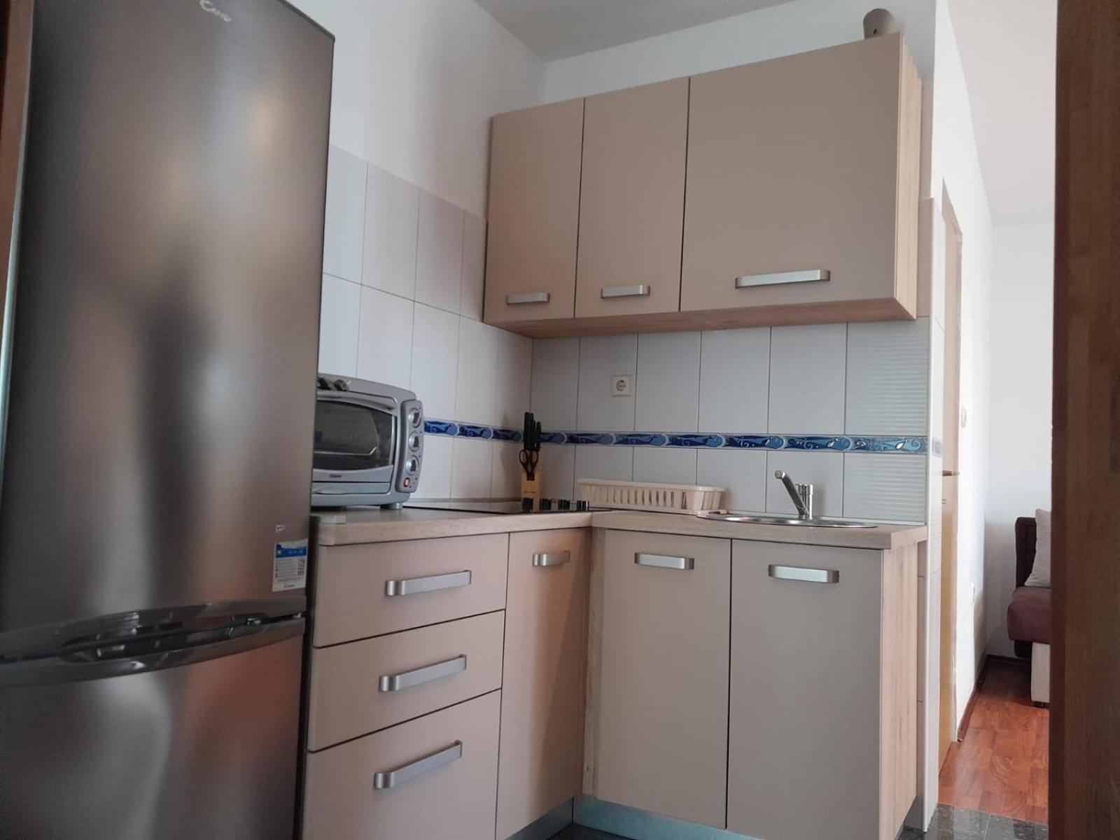 Sreca Apartment Near Beach With Bbq ビビニェ 部屋 写真